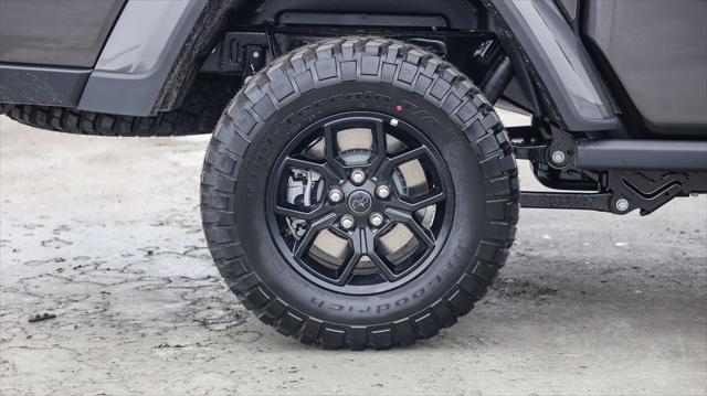 new 2025 Jeep Gladiator car, priced at $38,890