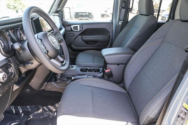 new 2025 Jeep Gladiator car, priced at $40,440