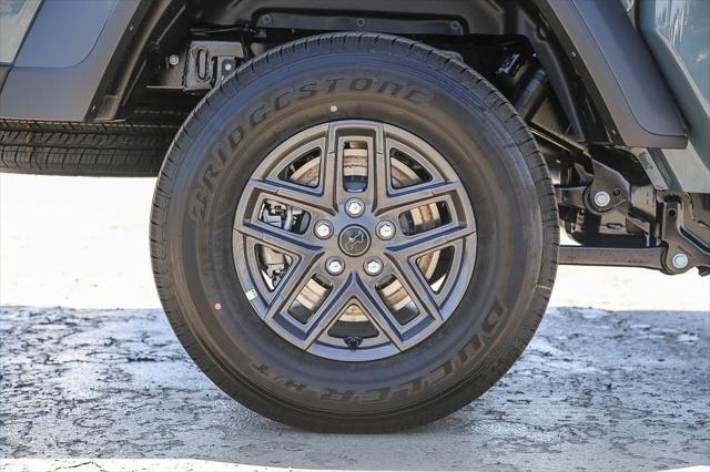 new 2025 Jeep Gladiator car, priced at $40,440