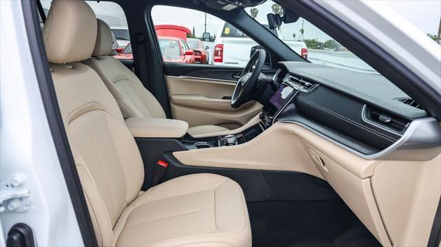 new 2025 Jeep Grand Cherokee car, priced at $41,590
