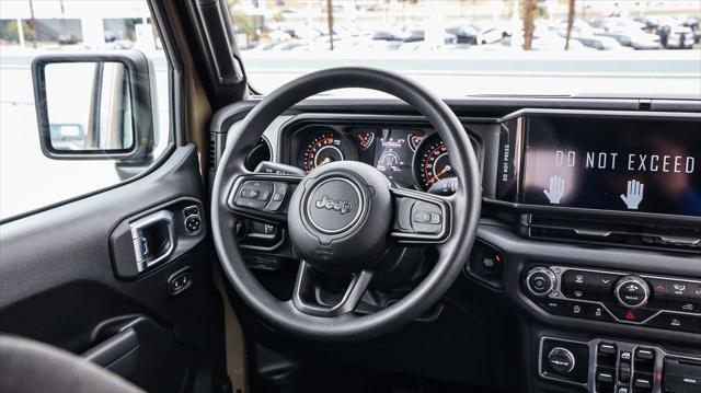 new 2025 Jeep Gladiator car, priced at $39,385