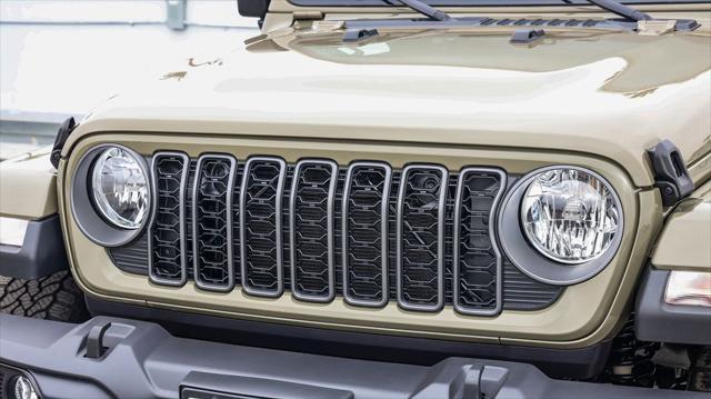 new 2025 Jeep Gladiator car, priced at $39,385