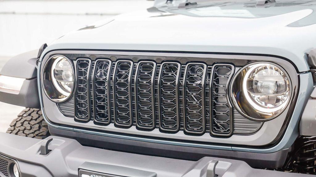 new 2025 Jeep Wrangler car, priced at $48,267
