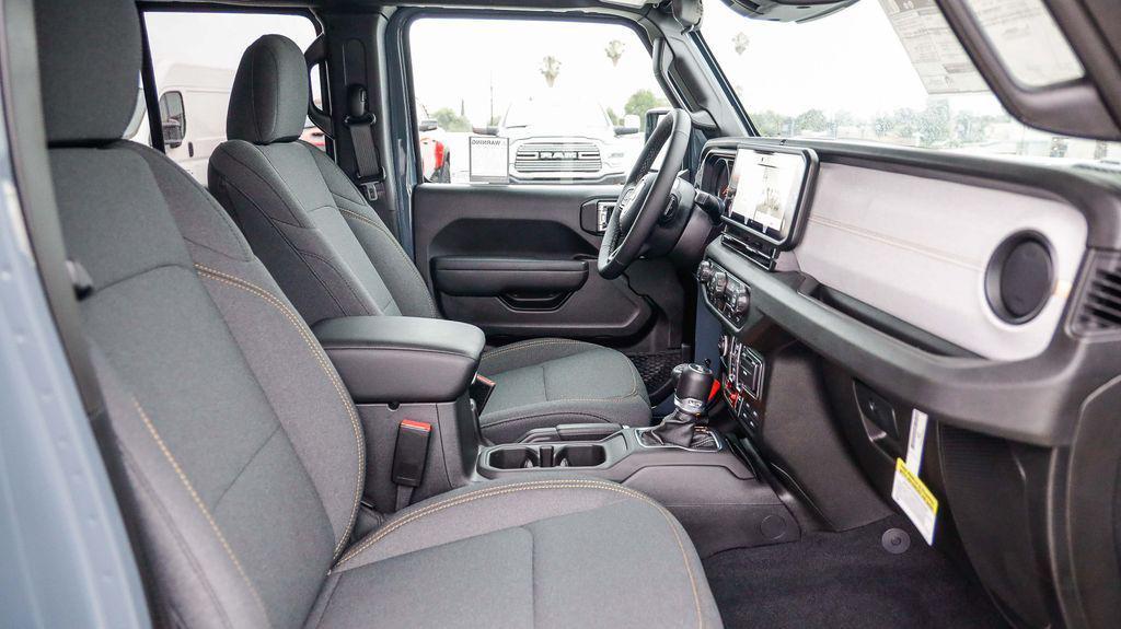 new 2025 Jeep Wrangler car, priced at $48,267