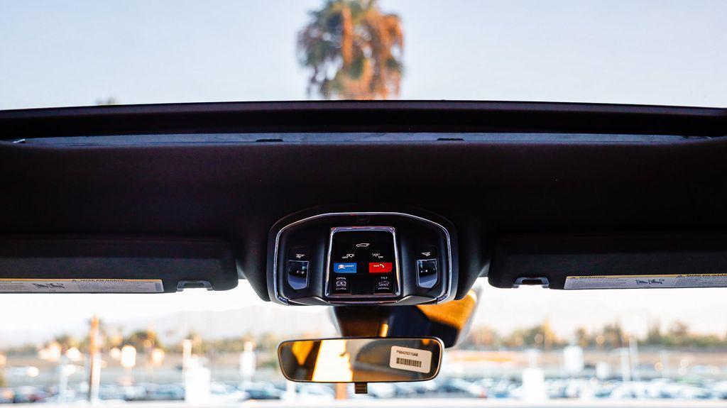 new 2025 Jeep Grand Cherokee car, priced at $36,537