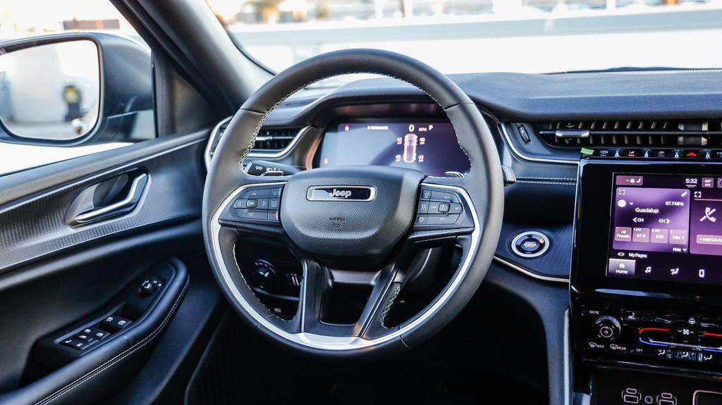 new 2025 Jeep Grand Cherokee car, priced at $36,537