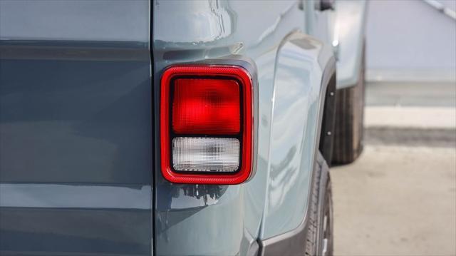 new 2025 Jeep Gladiator car, priced at $42,905