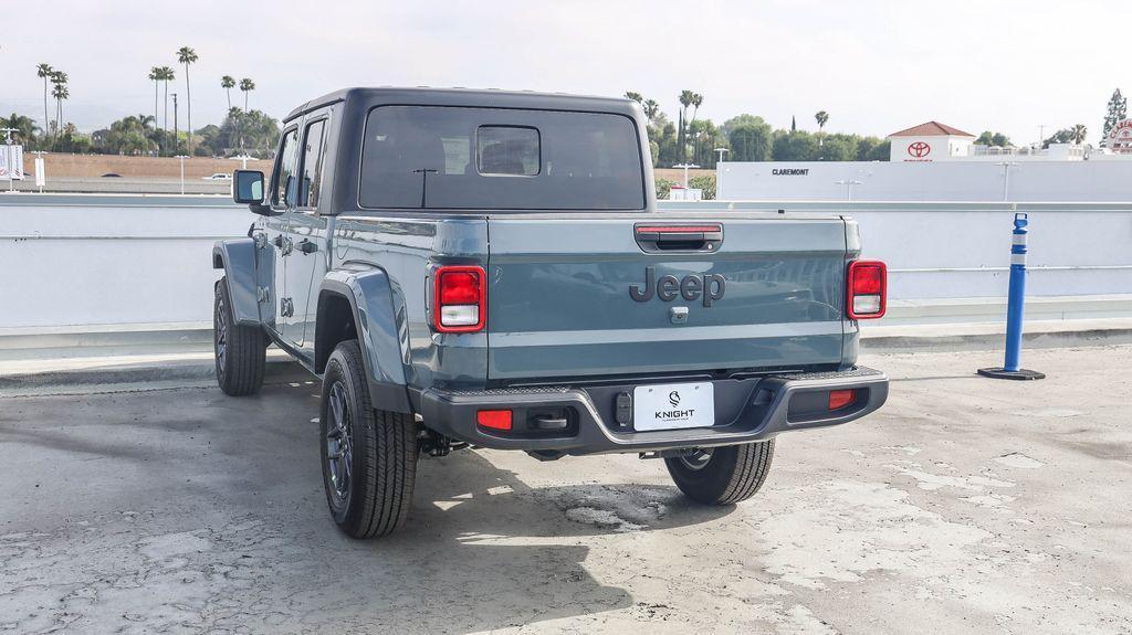new 2025 Jeep Gladiator car, priced at $37,265