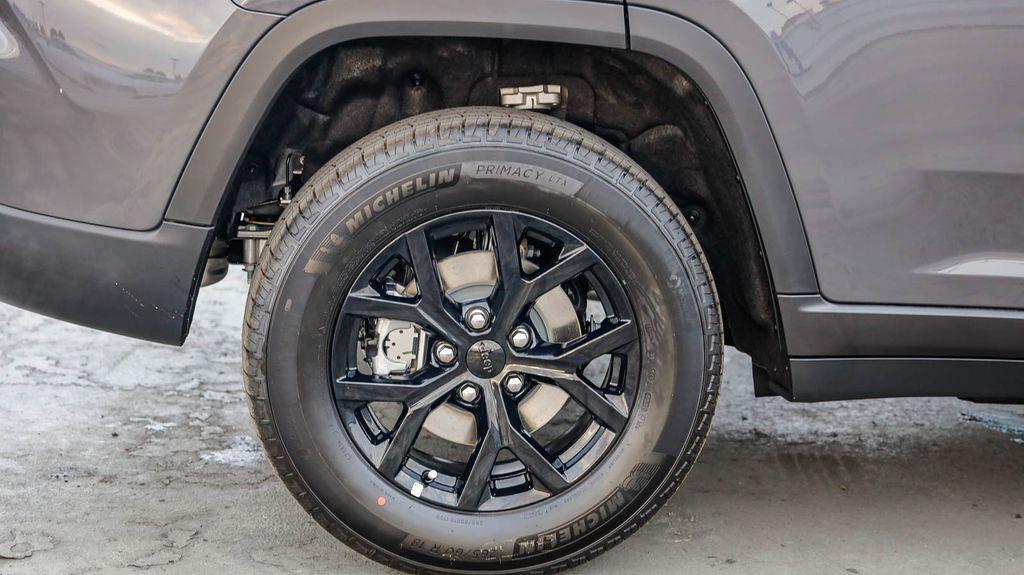 new 2025 Jeep Grand Cherokee car, priced at $36,555