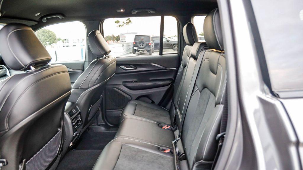new 2025 Jeep Grand Cherokee car, priced at $36,555