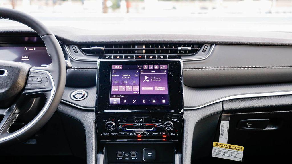 new 2025 Jeep Grand Cherokee car, priced at $36,555