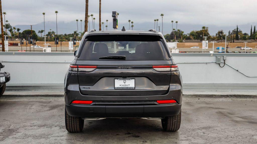 new 2025 Jeep Grand Cherokee car, priced at $36,555