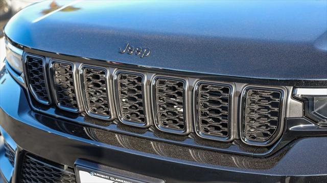 new 2025 Jeep Grand Cherokee car, priced at $40,535