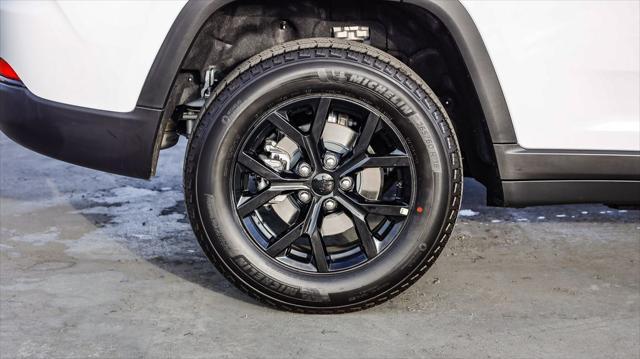 new 2025 Jeep Grand Cherokee car, priced at $34,635