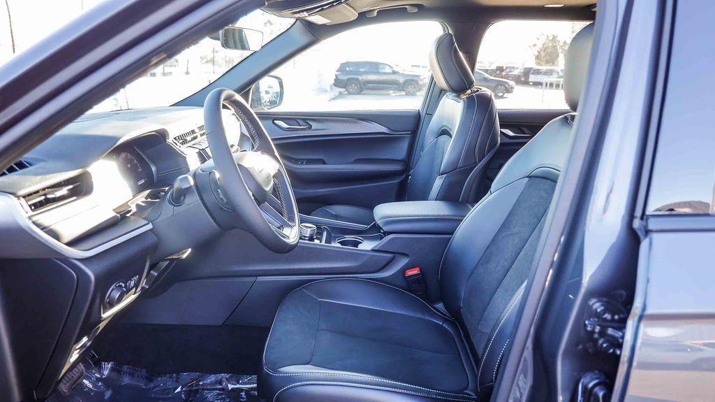 new 2025 Jeep Grand Cherokee L car, priced at $38,349