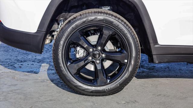 new 2025 Jeep Grand Cherokee car, priced at $43,385