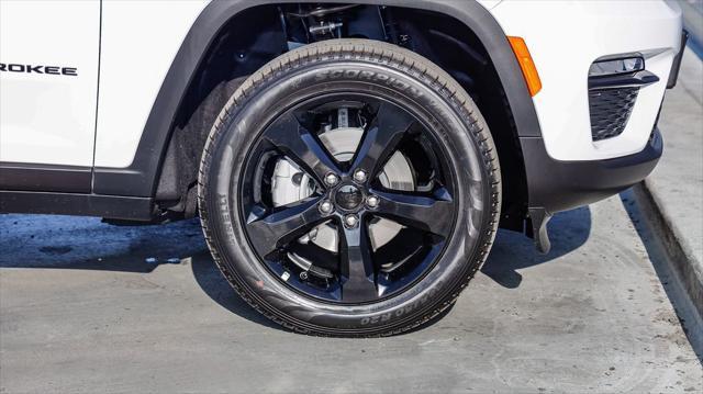 new 2025 Jeep Grand Cherokee car, priced at $43,385