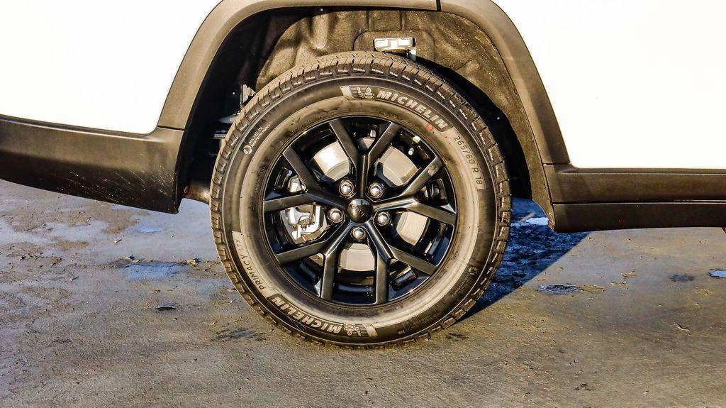 new 2025 Jeep Grand Cherokee L car, priced at $39,172