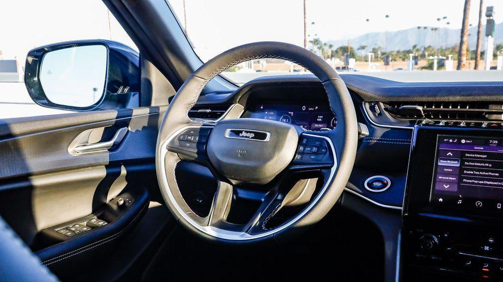 new 2025 Jeep Grand Cherokee L car, priced at $39,172