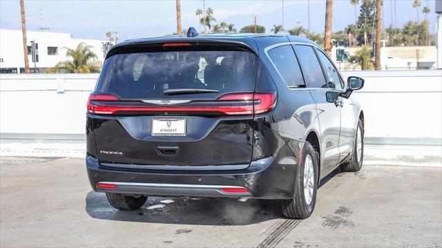 new 2025 Chrysler Pacifica car, priced at $37,925