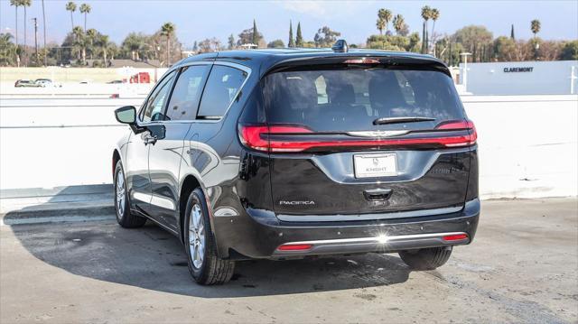 new 2025 Chrysler Pacifica car, priced at $37,925