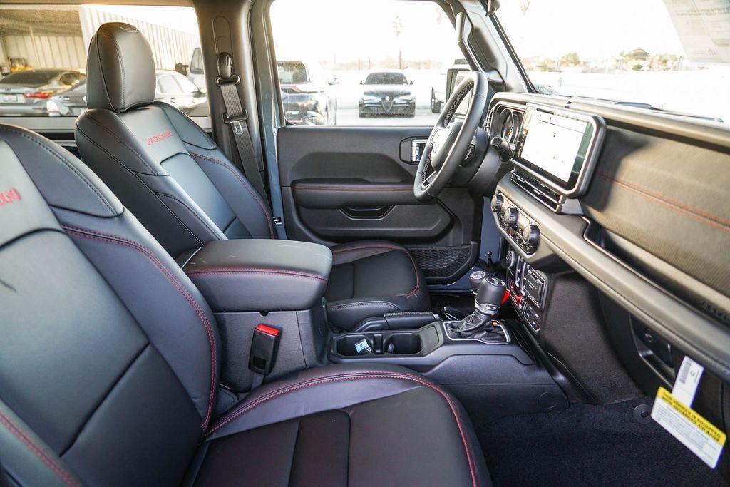 new 2025 Jeep Wrangler car, priced at $51,460