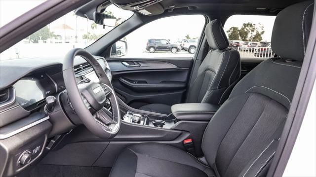 new 2025 Jeep Grand Cherokee car, priced at $31,375