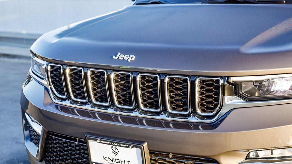 new 2025 Jeep Grand Cherokee car, priced at $40,260