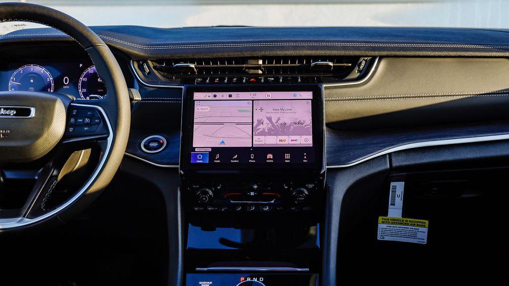 new 2025 Jeep Grand Cherokee car, priced at $40,260