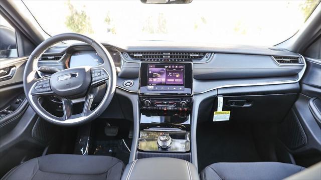 new 2025 Jeep Grand Cherokee car, priced at $31,175