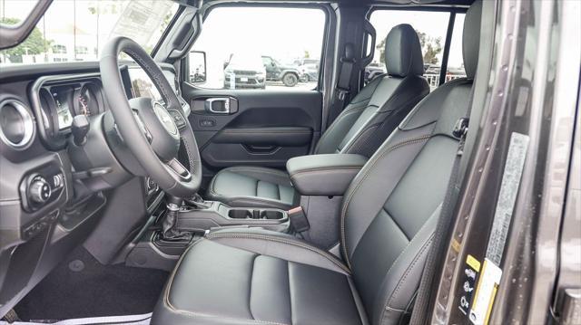 new 2025 Jeep Gladiator car, priced at $44,985