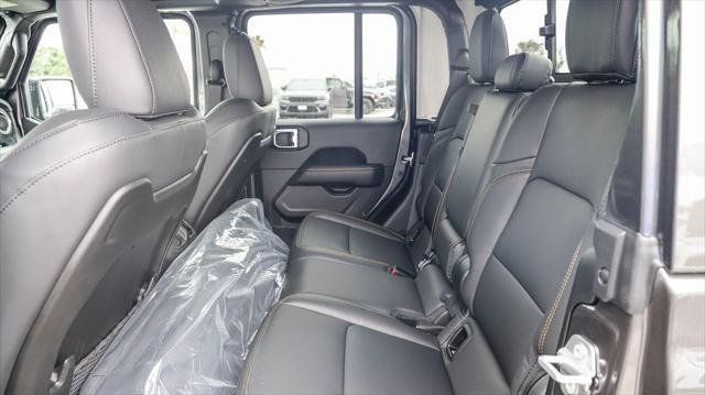 new 2025 Jeep Gladiator car, priced at $44,985