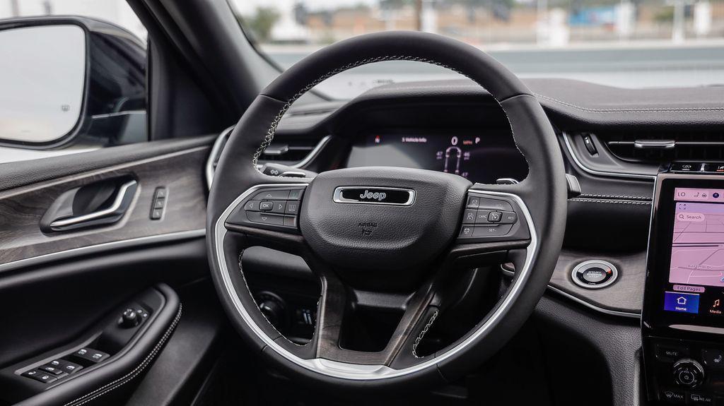 new 2025 Jeep Grand Cherokee L car, priced at $38,089
