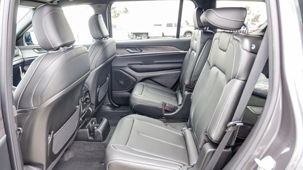 new 2025 Jeep Grand Cherokee L car, priced at $38,089