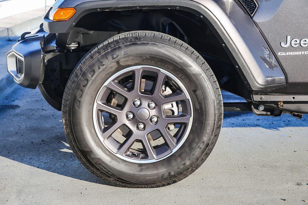 used 2023 Jeep Gladiator car, priced at $27,888