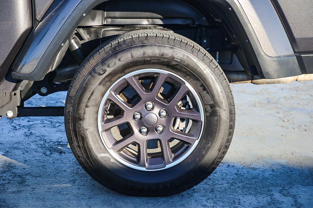 used 2023 Jeep Gladiator car, priced at $27,888