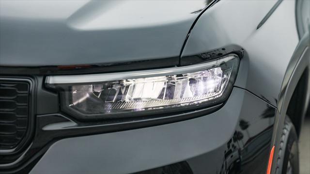 new 2025 Jeep Grand Cherokee car, priced at $34,780