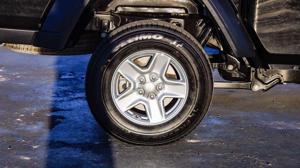 used 2023 Jeep Gladiator car, priced at $25,495
