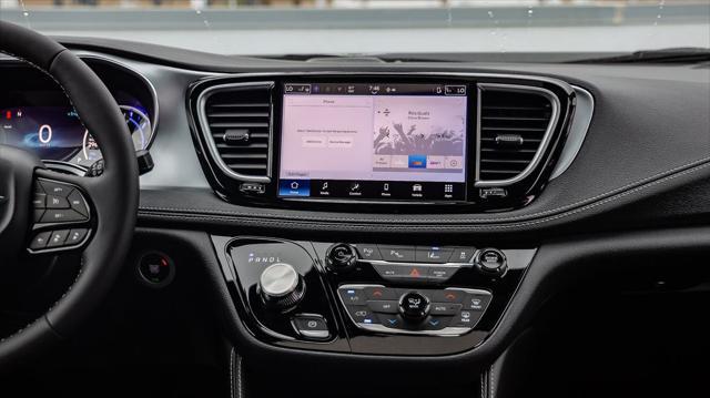 new 2025 Chrysler Pacifica Hybrid car, priced at $43,080