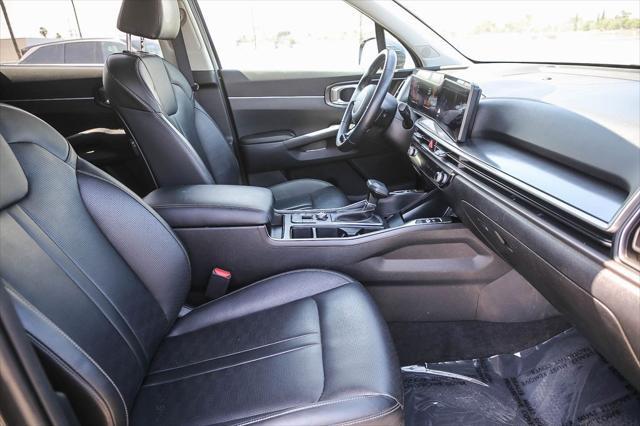 used 2024 Kia Sorento car, priced at $27,495