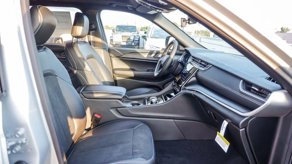 new 2025 Jeep Grand Cherokee L car, priced at $36,345