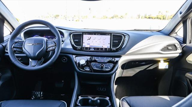 new 2025 Chrysler Pacifica car, priced at $43,765