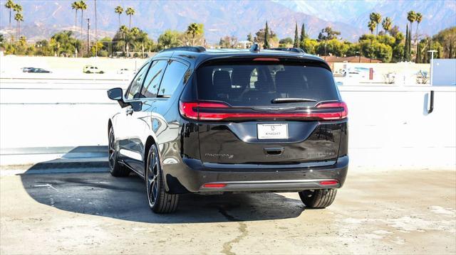 new 2025 Chrysler Pacifica car, priced at $43,765