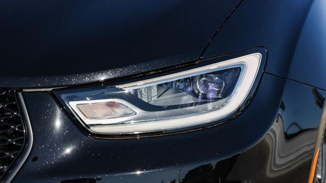 new 2025 Chrysler Pacifica car, priced at $43,765