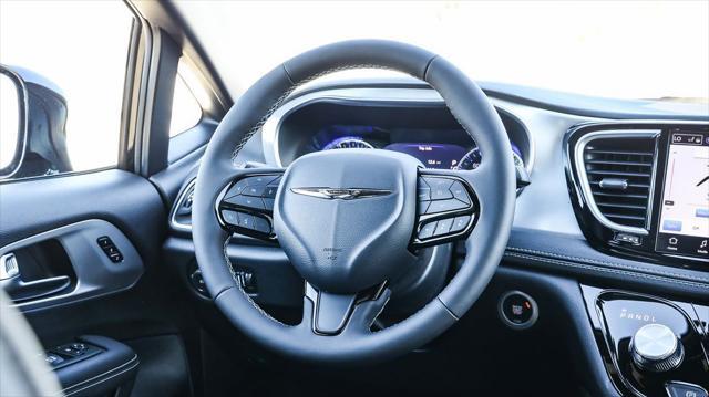 new 2025 Chrysler Pacifica car, priced at $43,765