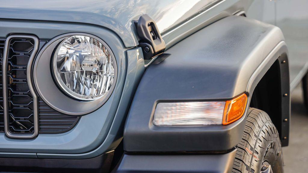 new 2025 Jeep Wrangler car, priced at $43,765