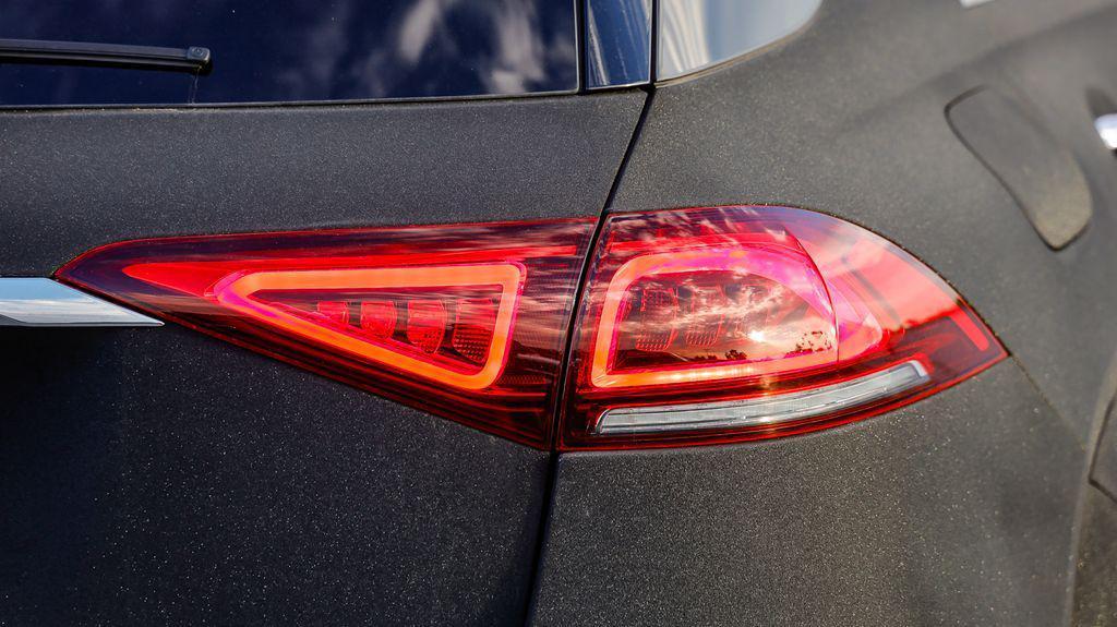 used 2020 Mercedes-Benz GLE 450 car, priced at $31,995