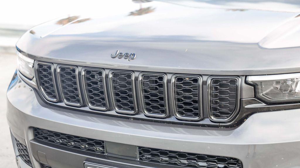 used 2024 Jeep Grand Cherokee L car, priced at $30,595