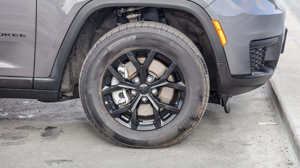 used 2024 Jeep Grand Cherokee L car, priced at $30,595