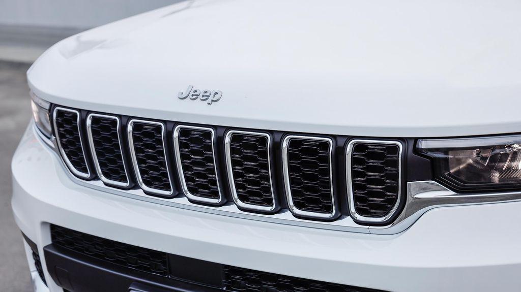 new 2025 Jeep Grand Cherokee L car, priced at $31,431